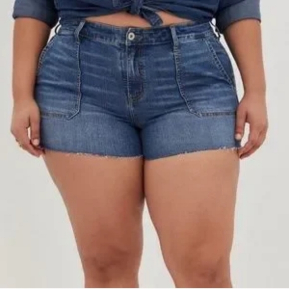 Torrid High Rise Patch Pocket Short Plus Size 18 - Picture 1 of 6